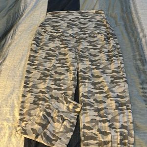 Maternity/postpartum joggers